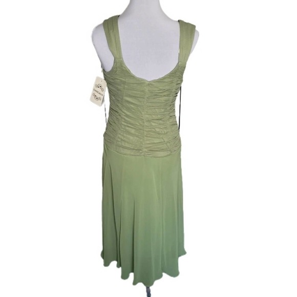Sangria Green Sleeveless Formal Dress Size 12 - Picture 4 of 11
